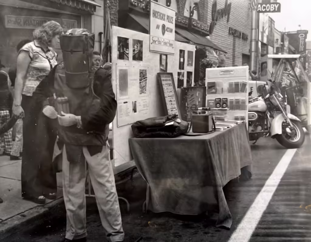 Photo697580819378_inner_117-167-656-175-117-859-644-851